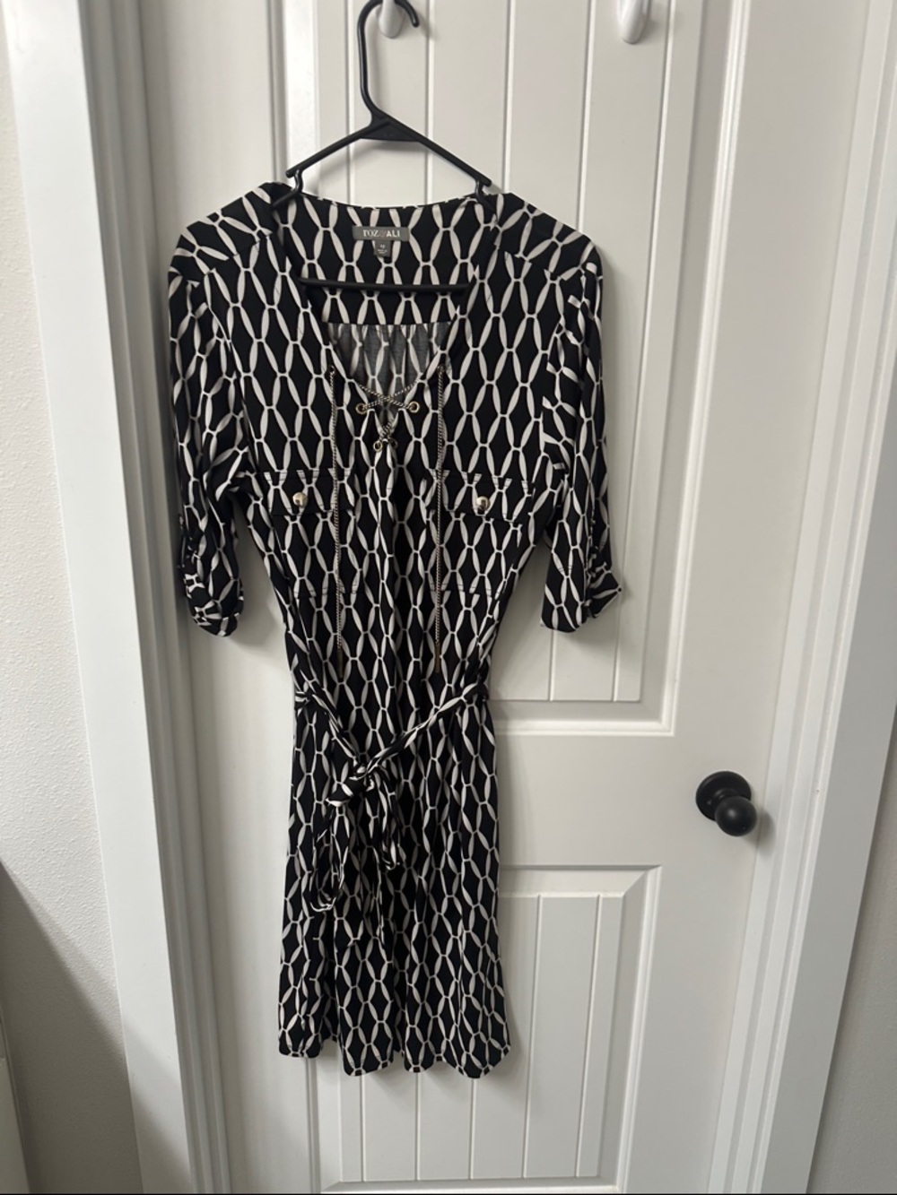 Roz & Ali Black and White Geometric Tie-Front Midi Dress